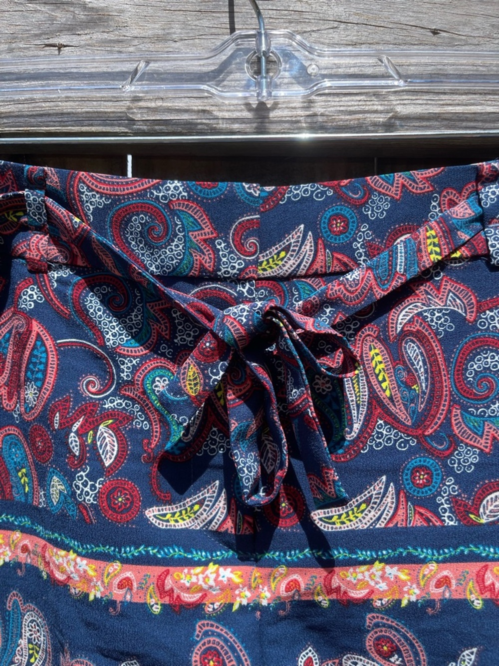 LOFT Navy Paisley Shorts with Coral and Teal Accents Size 12 - Picture 3 of 8
